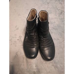 Naturalizer Black Leather Cycle Bootie Boots w/ Buckle 9WW 30921